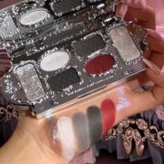 Flower Knows Black Swan Makeup Palette - Imagen 6